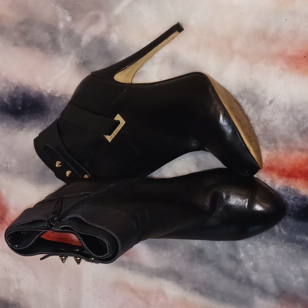 Guess ankle boots